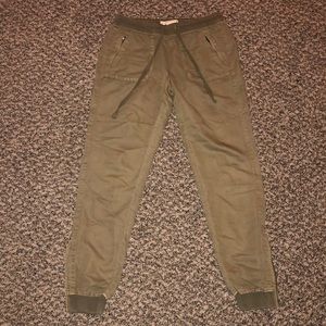 Marrakech army green joggers